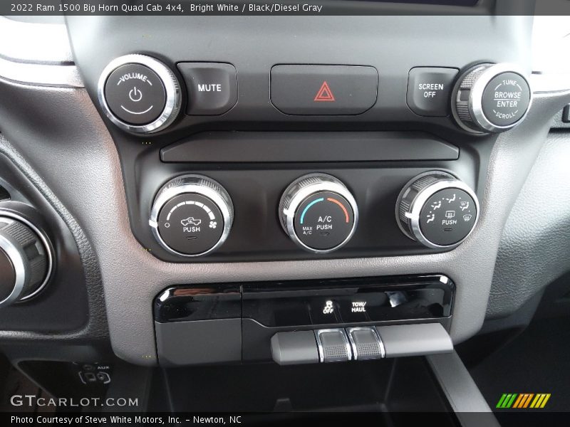 Bright White / Black/Diesel Gray 2022 Ram 1500 Big Horn Quad Cab 4x4