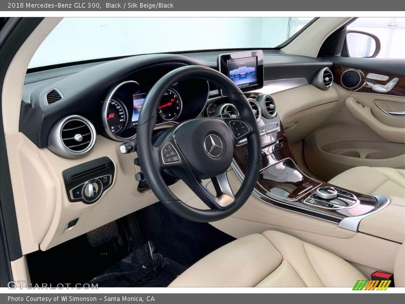 Black / Silk Beige/Black 2018 Mercedes-Benz GLC 300