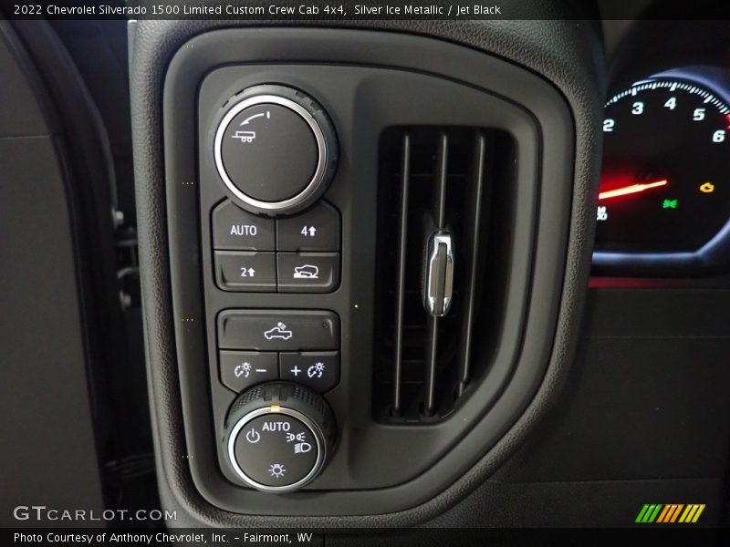 Silver Ice Metallic / Jet Black 2022 Chevrolet Silverado 1500 Limited Custom Crew Cab 4x4