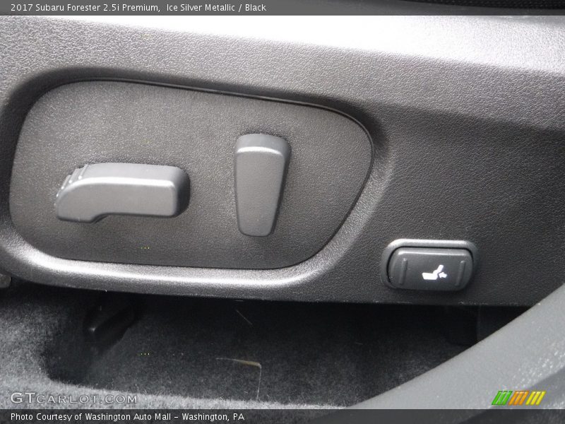 Ice Silver Metallic / Black 2017 Subaru Forester 2.5i Premium