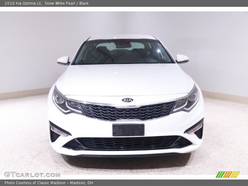 Snow White Pearl / Black 2019 Kia Optima LX