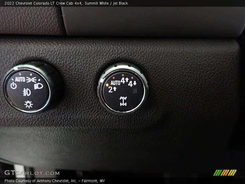 Summit White / Jet Black 2022 Chevrolet Colorado LT Crew Cab 4x4