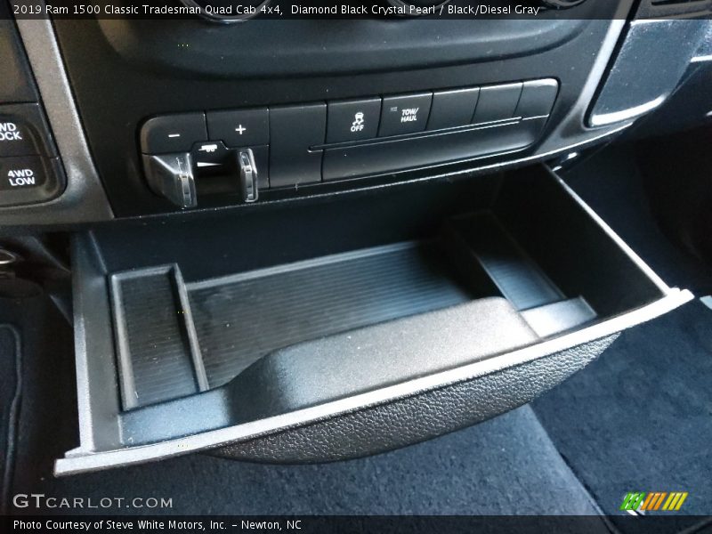 Diamond Black Crystal Pearl / Black/Diesel Gray 2019 Ram 1500 Classic Tradesman Quad Cab 4x4