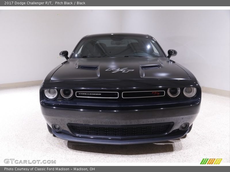Pitch Black / Black 2017 Dodge Challenger R/T
