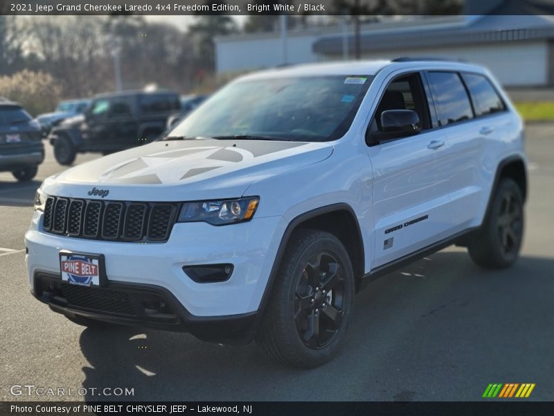 Bright White / Black 2021 Jeep Grand Cherokee Laredo 4x4 Freedom Edition