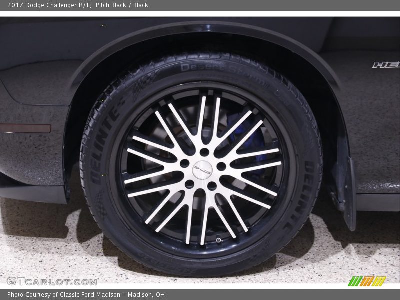 Pitch Black / Black 2017 Dodge Challenger R/T