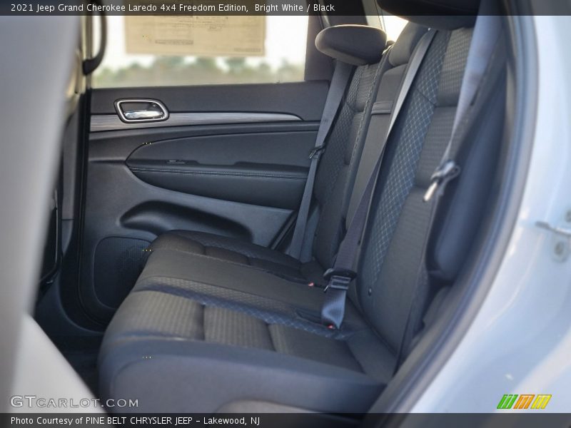 Bright White / Black 2021 Jeep Grand Cherokee Laredo 4x4 Freedom Edition
