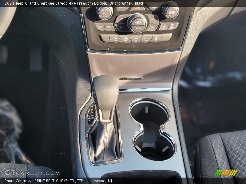 Bright White / Black 2021 Jeep Grand Cherokee Laredo 4x4 Freedom Edition