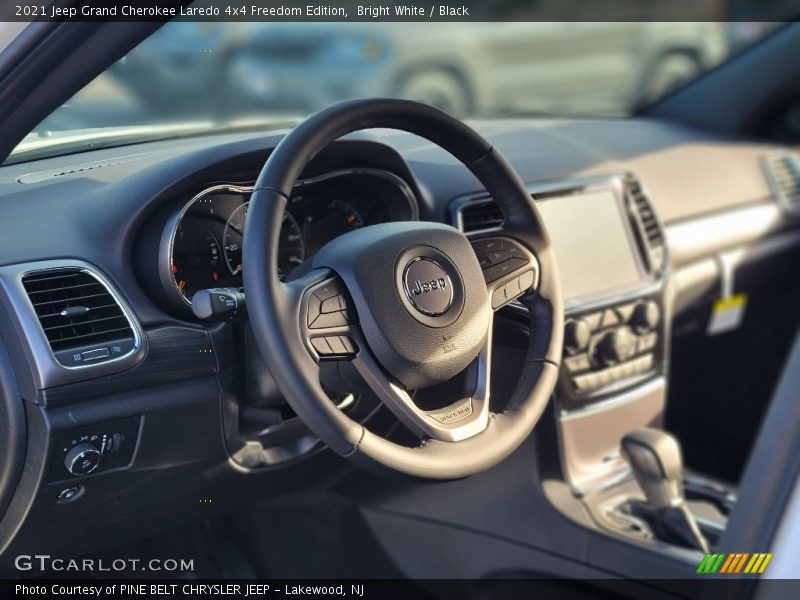 Bright White / Black 2021 Jeep Grand Cherokee Laredo 4x4 Freedom Edition