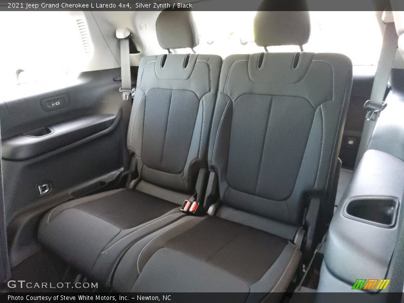 Silver Zynith / Black 2021 Jeep Grand Cherokee L Laredo 4x4