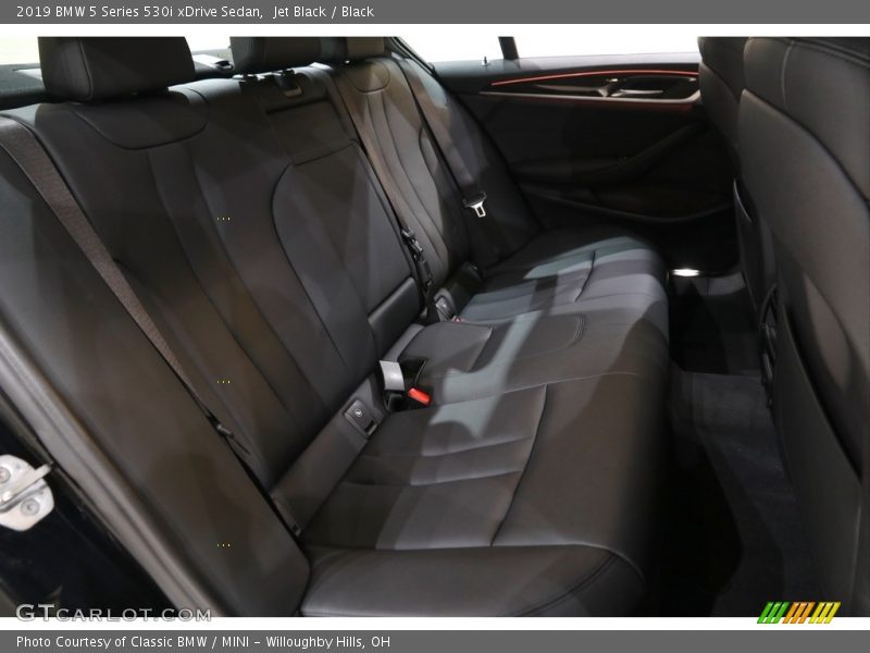 Jet Black / Black 2019 BMW 5 Series 530i xDrive Sedan