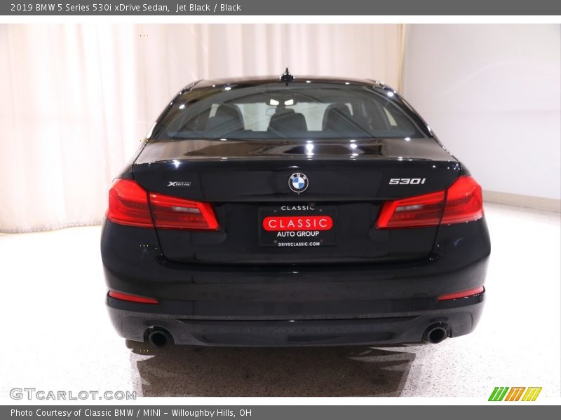 Jet Black / Black 2019 BMW 5 Series 530i xDrive Sedan