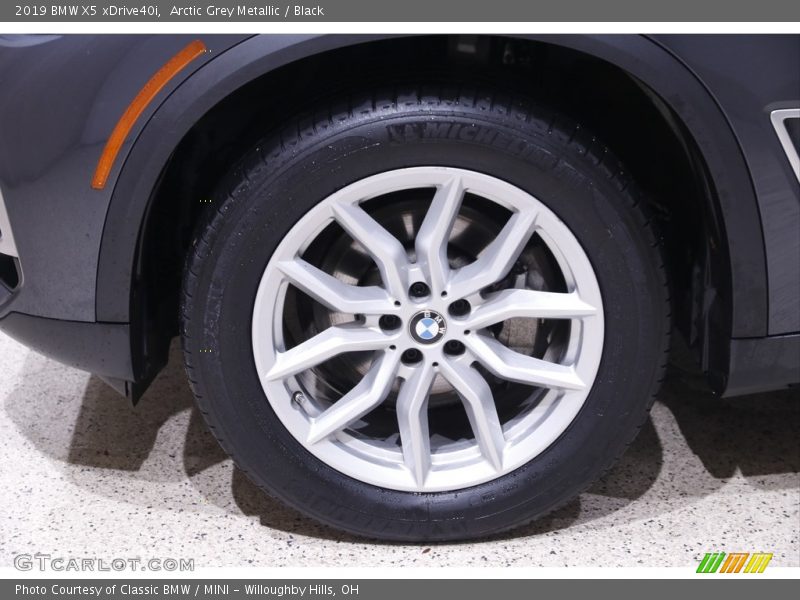 Arctic Grey Metallic / Black 2019 BMW X5 xDrive40i