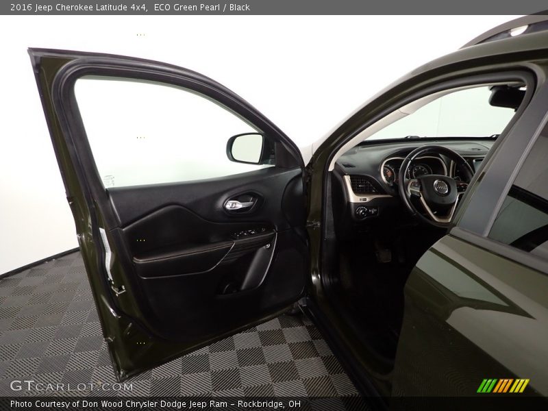 ECO Green Pearl / Black 2016 Jeep Cherokee Latitude 4x4