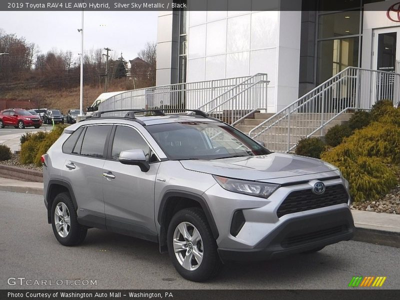 Front 3/4 View of 2019 RAV4 LE AWD Hybrid