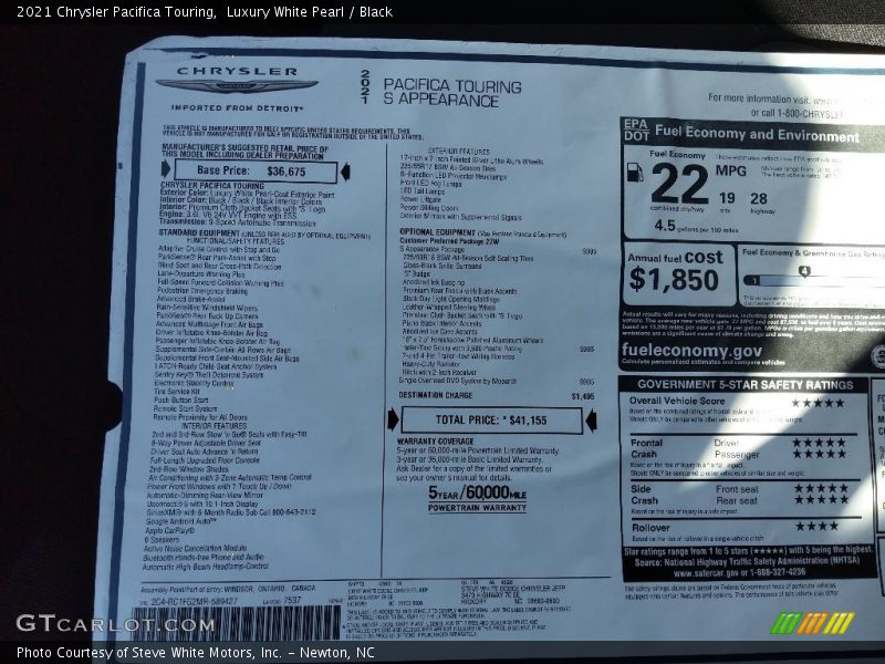 Luxury White Pearl / Black 2021 Chrysler Pacifica Touring