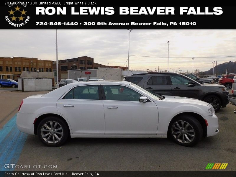 Bright White / Black 2019 Chrysler 300 Limited AWD