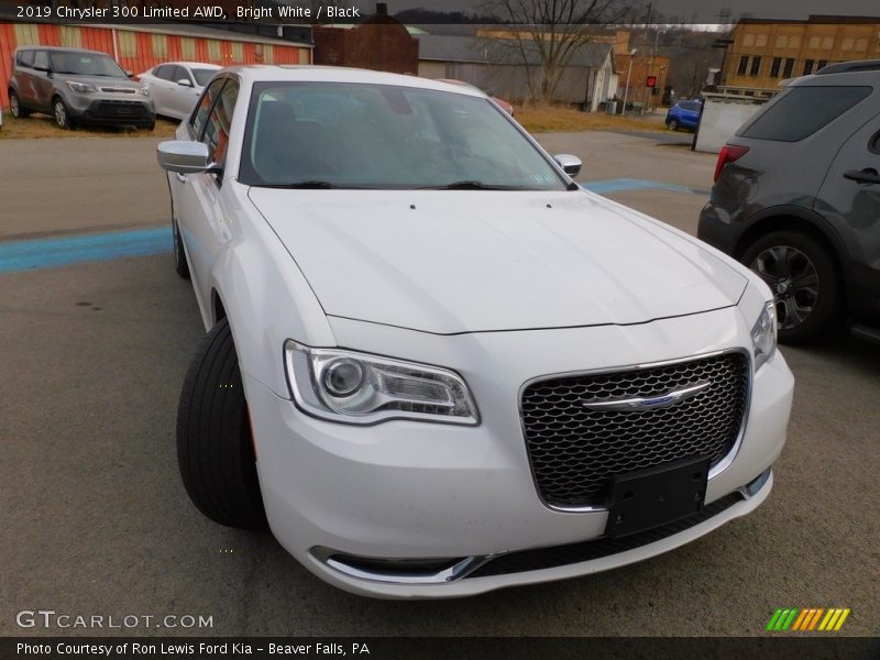 Bright White / Black 2019 Chrysler 300 Limited AWD