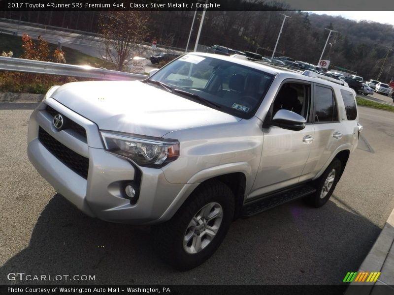 Classic Silver Metallic / Graphite 2017 Toyota 4Runner SR5 Premium 4x4