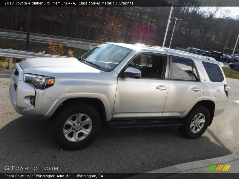 Classic Silver Metallic / Graphite 2017 Toyota 4Runner SR5 Premium 4x4