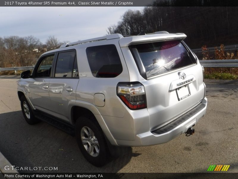 Classic Silver Metallic / Graphite 2017 Toyota 4Runner SR5 Premium 4x4