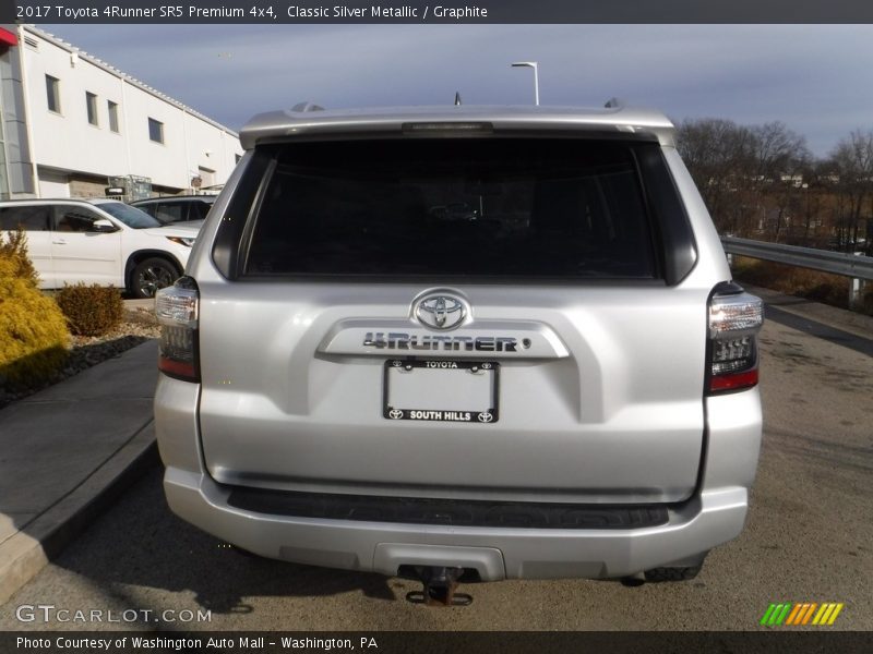 Classic Silver Metallic / Graphite 2017 Toyota 4Runner SR5 Premium 4x4