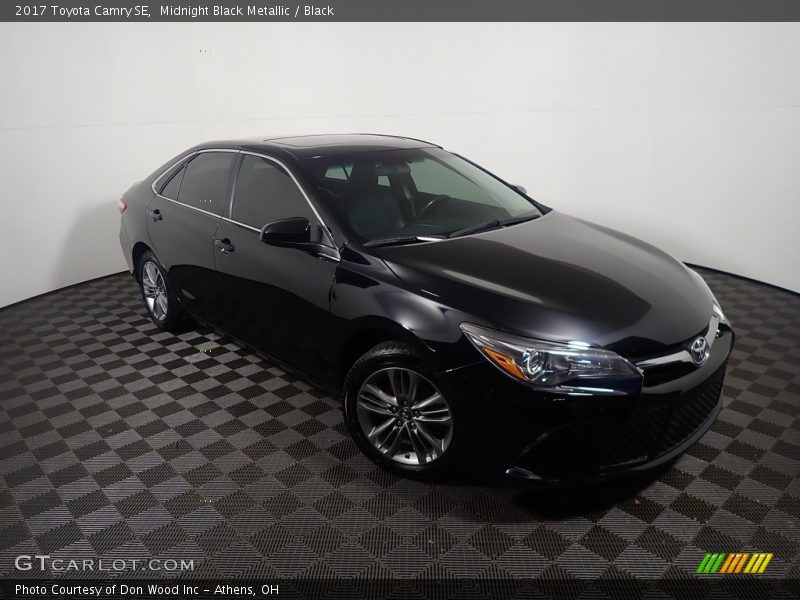 Midnight Black Metallic / Black 2017 Toyota Camry SE