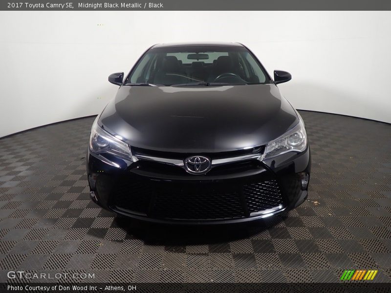 Midnight Black Metallic / Black 2017 Toyota Camry SE