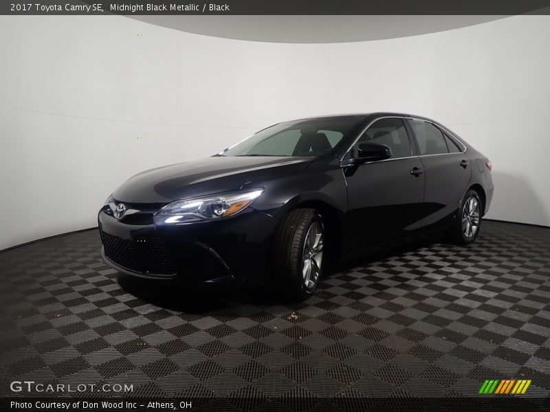 Midnight Black Metallic / Black 2017 Toyota Camry SE