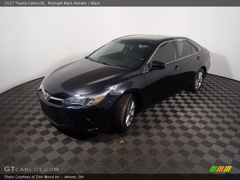 Midnight Black Metallic / Black 2017 Toyota Camry SE