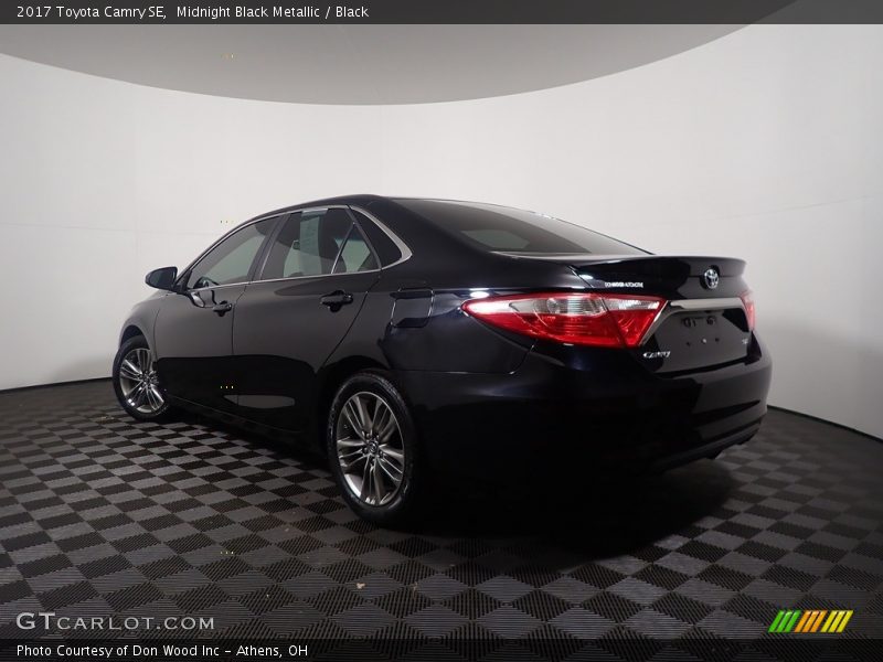 Midnight Black Metallic / Black 2017 Toyota Camry SE