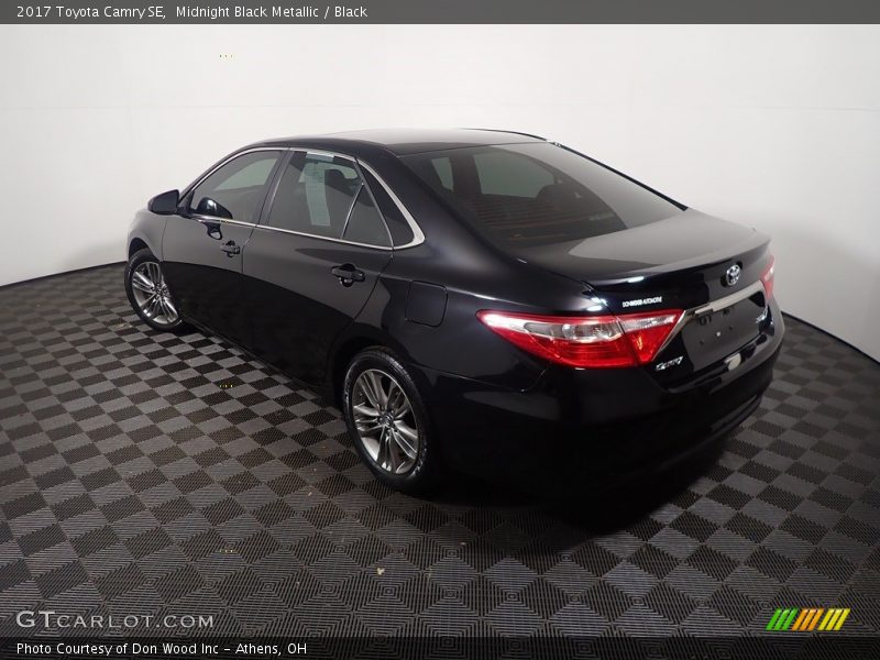 Midnight Black Metallic / Black 2017 Toyota Camry SE