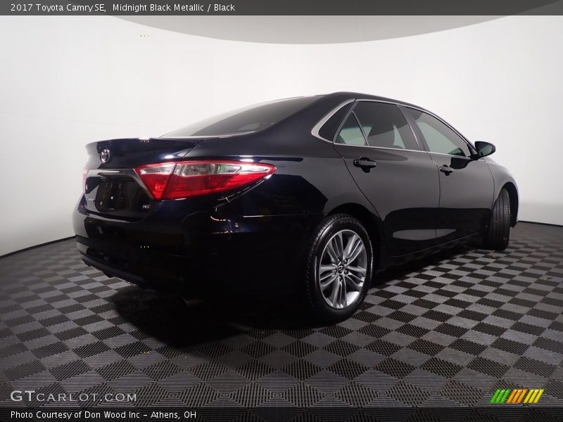 Midnight Black Metallic / Black 2017 Toyota Camry SE