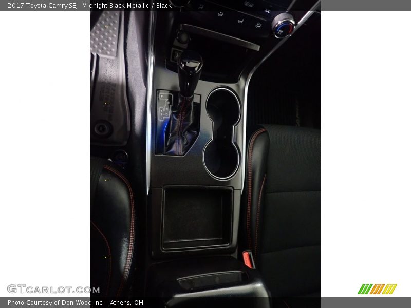 Midnight Black Metallic / Black 2017 Toyota Camry SE