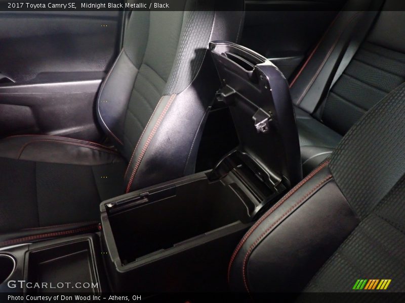 Midnight Black Metallic / Black 2017 Toyota Camry SE