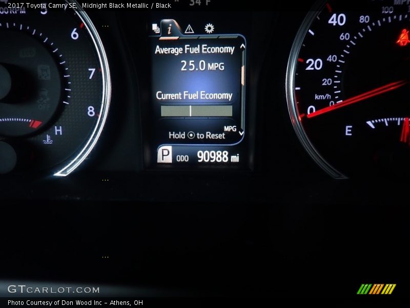 Midnight Black Metallic / Black 2017 Toyota Camry SE