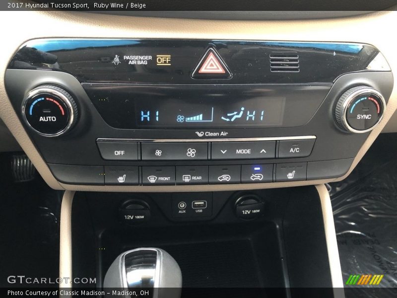 Ruby Wine / Beige 2017 Hyundai Tucson Sport