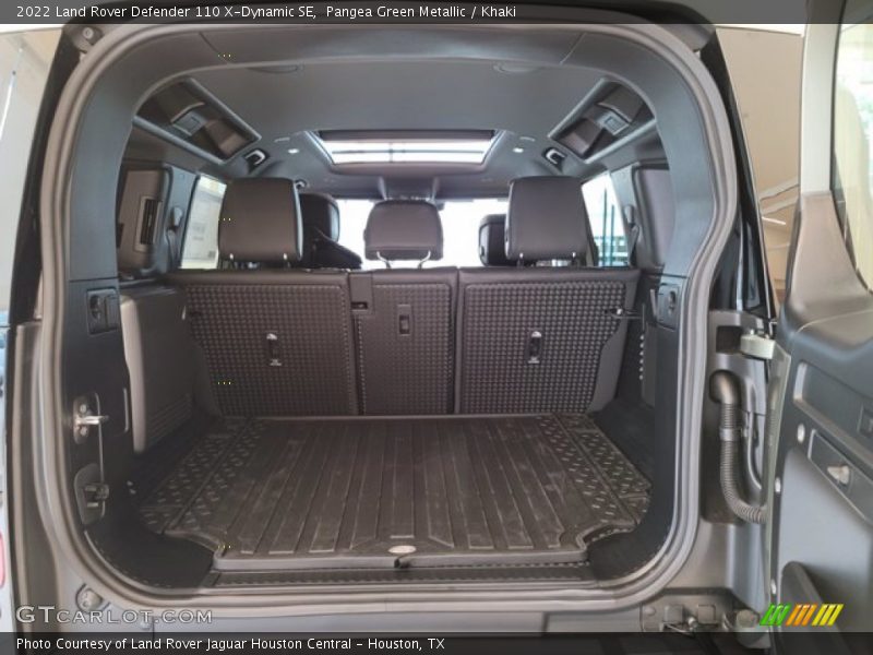  2022 Defender 110 X-Dynamic SE Trunk