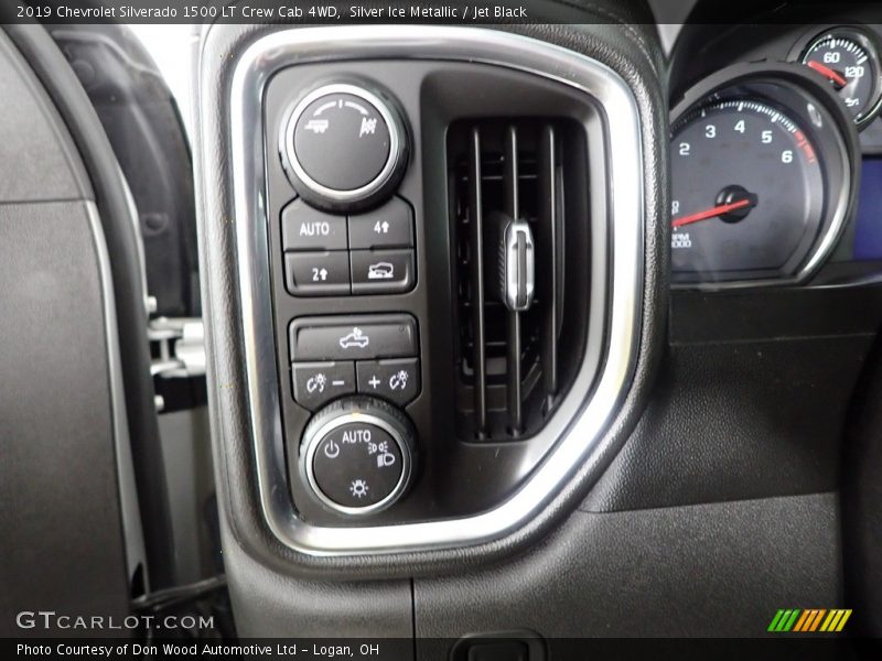 Silver Ice Metallic / Jet Black 2019 Chevrolet Silverado 1500 LT Crew Cab 4WD
