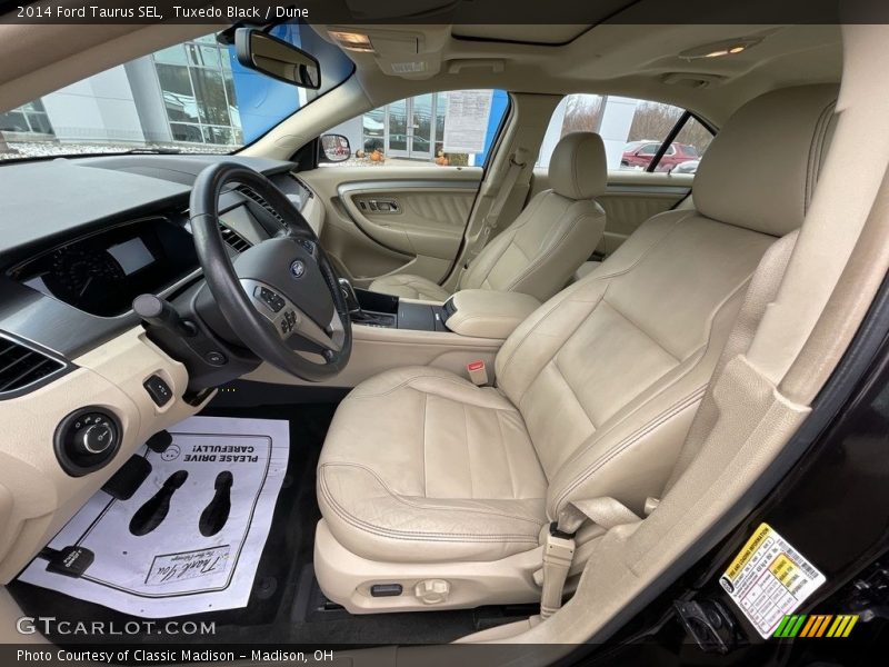 Tuxedo Black / Dune 2014 Ford Taurus SEL