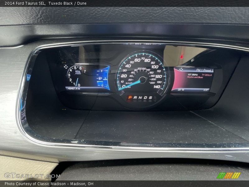 Tuxedo Black / Dune 2014 Ford Taurus SEL