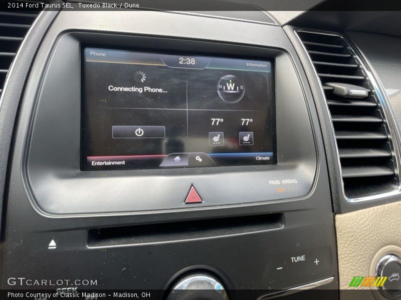 Tuxedo Black / Dune 2014 Ford Taurus SEL