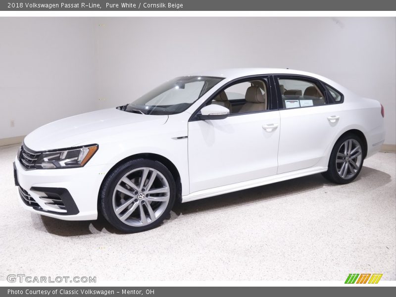 Pure White / Cornsilk Beige 2018 Volkswagen Passat R-Line