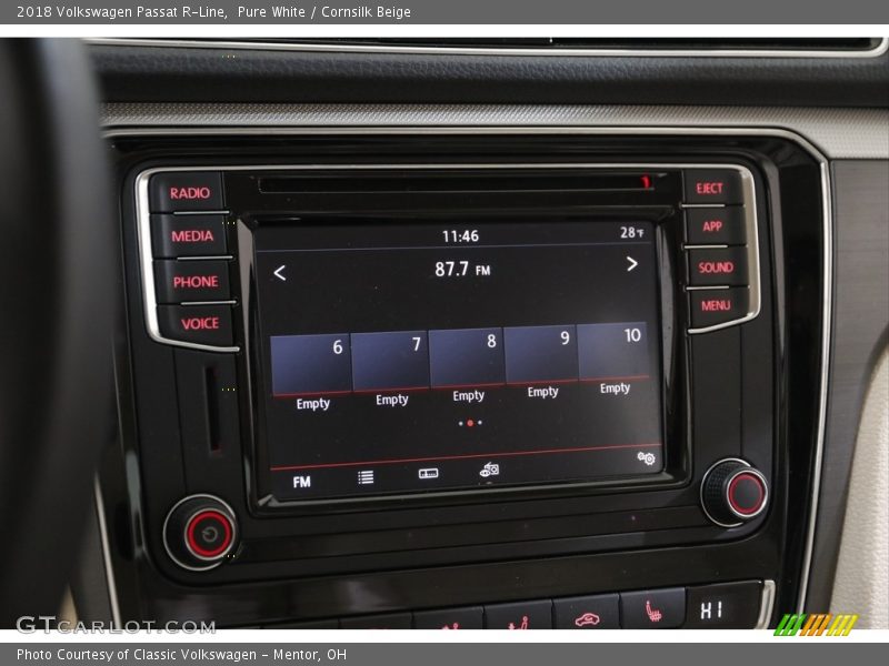 Pure White / Cornsilk Beige 2018 Volkswagen Passat R-Line
