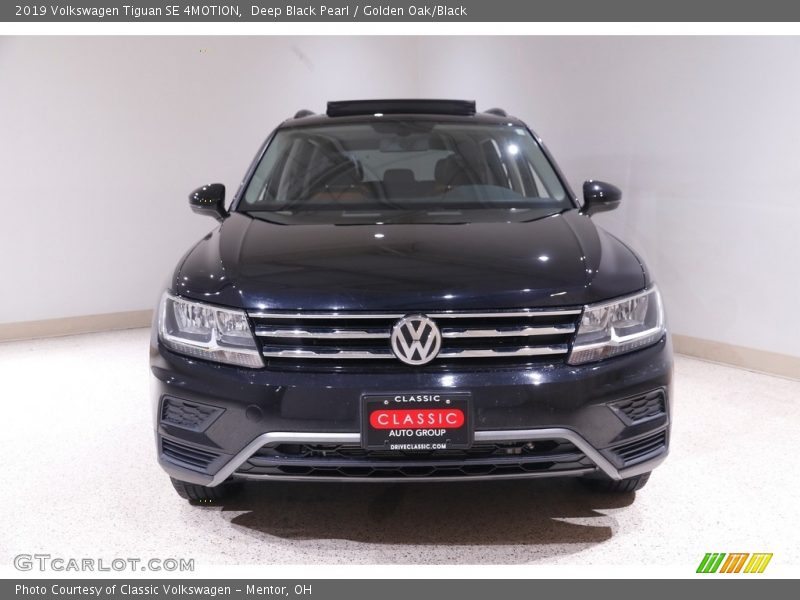 Deep Black Pearl / Golden Oak/Black 2019 Volkswagen Tiguan SE 4MOTION