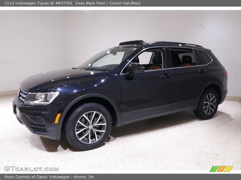 Front 3/4 View of 2019 Tiguan SE 4MOTION