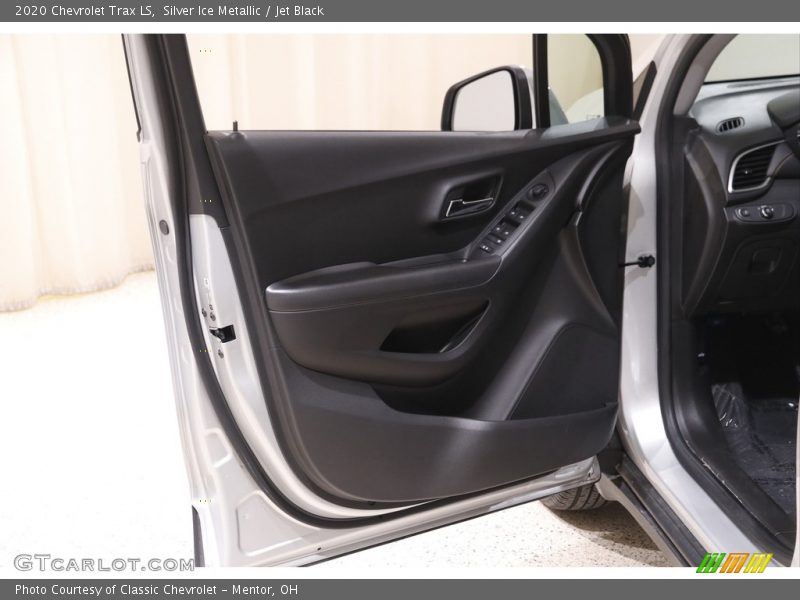 Silver Ice Metallic / Jet Black 2020 Chevrolet Trax LS