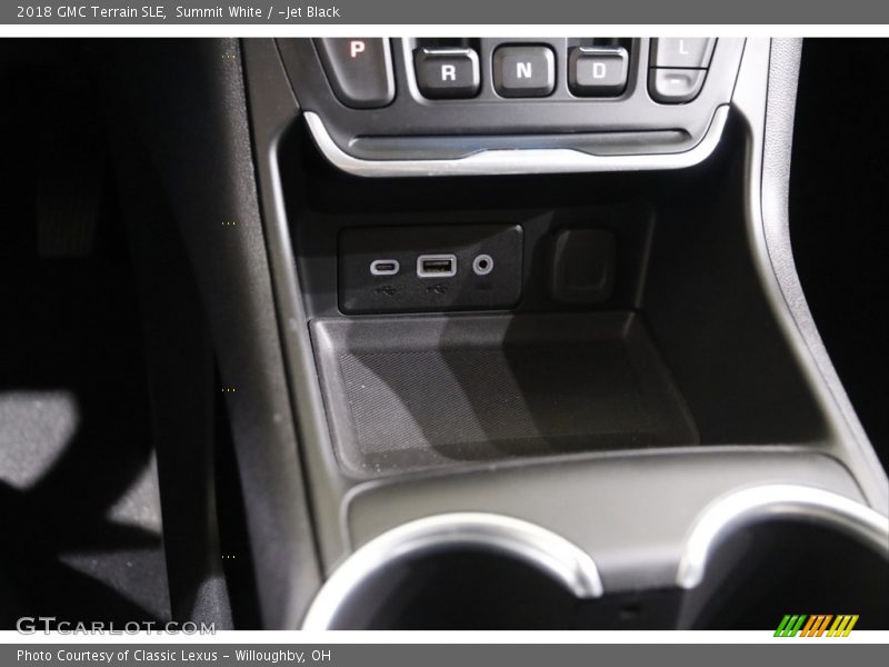 Summit White / ­Jet Black 2018 GMC Terrain SLE