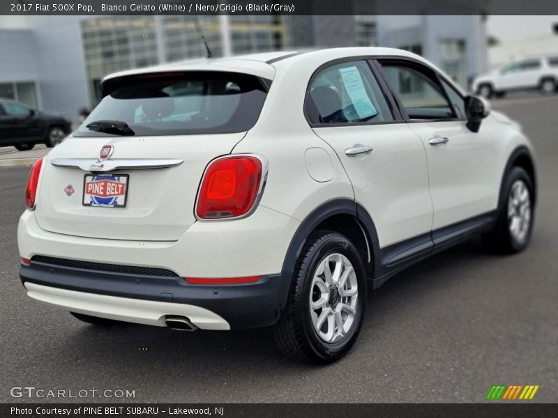 Bianco Gelato (White) / Nero/Grigio (Black/Gray) 2017 Fiat 500X Pop