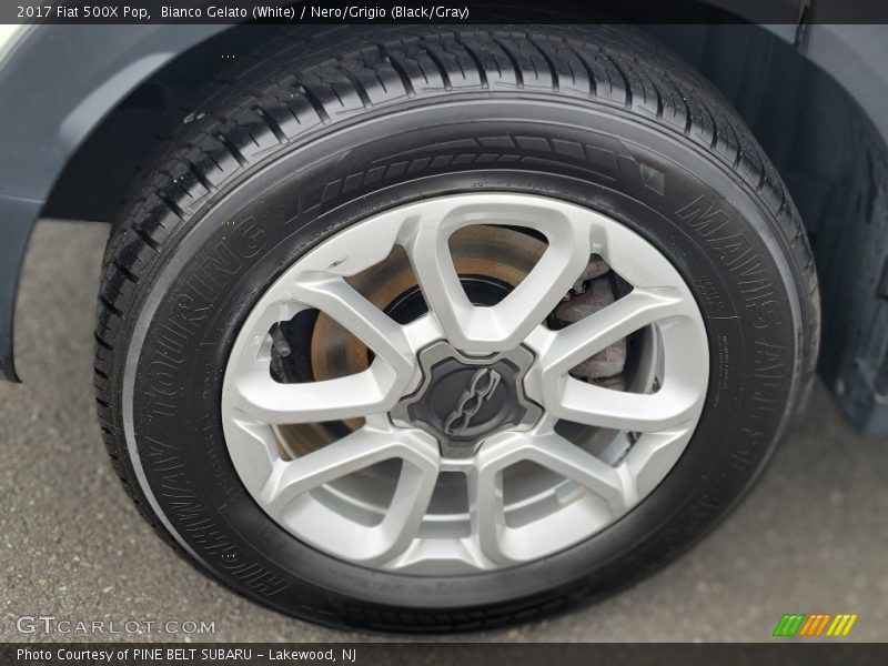 Bianco Gelato (White) / Nero/Grigio (Black/Gray) 2017 Fiat 500X Pop